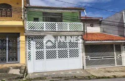 Lindo sobrado em jandira, com excelente localização.