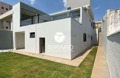 Casa à venda no santa luiza em varginha com piscina e 3 suítes