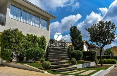 Casa à venda no rezende em varginha com piscina, churrasqueira, 5 quartos e 1 suíte no condomínio quinta das palmeiras