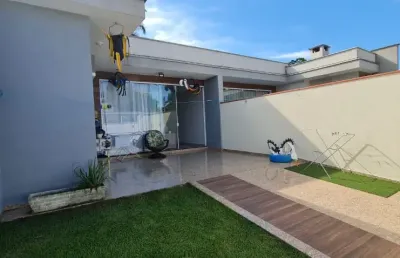 Belíssima casa a 500 metros do mar balneário piçarras !!
