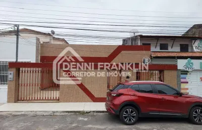 Casa de 3 quartos, 450m² no bairro treze de julho, em aracaju