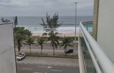 Apartamento à venda em frente a praia do recreio dos bandeirantes.
