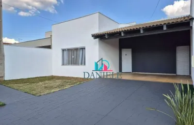 Casa térrea com 3 dormitórios localizada no condomínio sollaris.