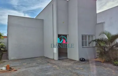 Casa térrea com 2 dormitórios localizada no jardim maria luiza iv.