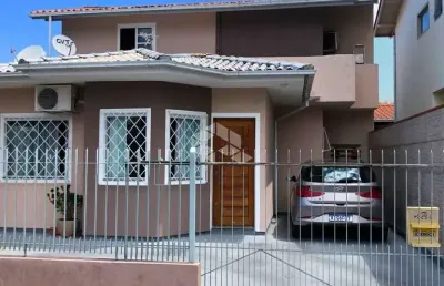 Casa com 5 quartos à venda na Rua Ilha Terceira, 291, São Sebastião, Palhoça