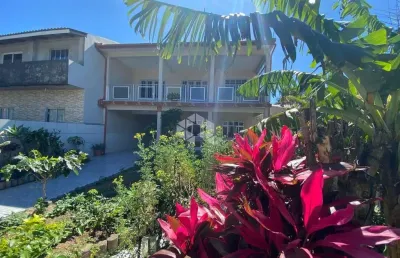 Casa 03 dormitorios/quartos com terreno de 600m² á 250m da paria