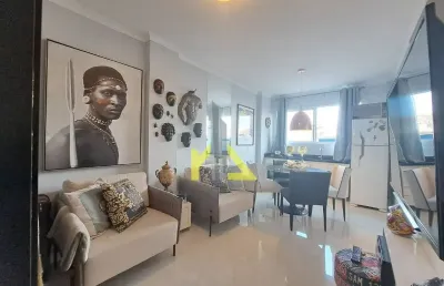 Lindo apartamento decorado de 1 quarto no novo mundo