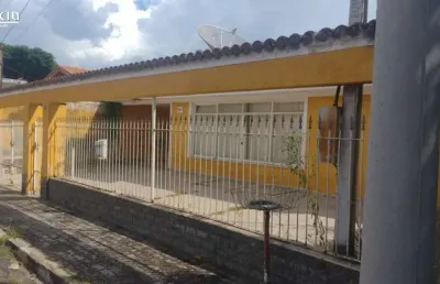 Casa no bairro da vila ema podendo ser utilizada como consultório médico.