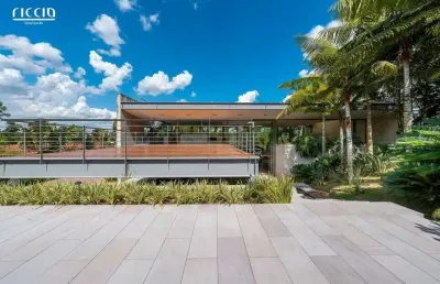 Casa de alto padrão no condomínio quinta das flores