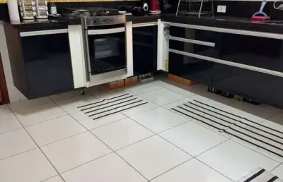 Sobrado a venda localizado no bosque dos eucaliptos com 3 dormitórios sendo 1 suíte com closet!