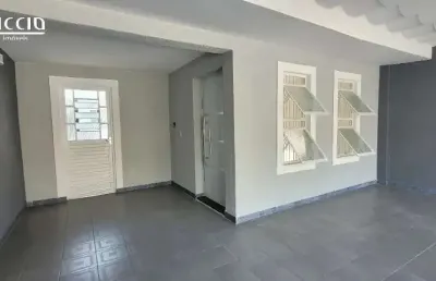 Casa recém reformada localizada no 31 de março com 2 dormitórios sendo 1 suíte!