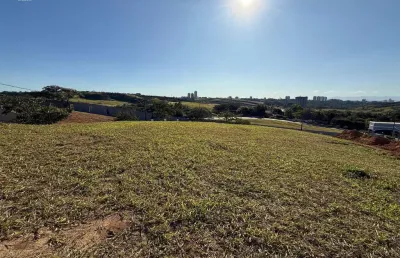 Terreno no condomínio altos da quinta - torrão de ouro - 756m² em aclive