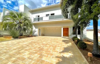 Lindo sobrado, 4 suítes, piscina, condomínio fechado, próximo ao centro e parque ecológico