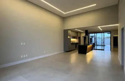 Casa térrea, 3 suítes, escritório, piscina, condomínio vila sapezal