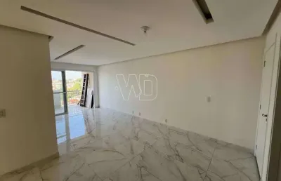 Apartamento reformado - 4 qtos com varandão e 2 vagas cobertas