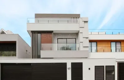 Casa com 5 suítes sendo 1 terréa no recreio dos bandeirantes, 1 locação