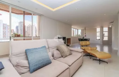 Apartamento em pinheiros com 204m², 2 suítes, sendo 1 master, varanda, lareira, 4 vagas.
