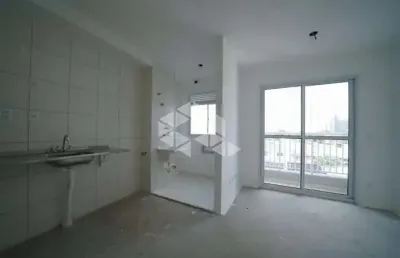 Apartamento à venda de 37m2 com 2 dorms, varanda e sky lounge na barra funda!