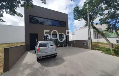 Imóvel comercial para locação no bairro itu novo centro com 192m² de área construída, com 02 banheiros.