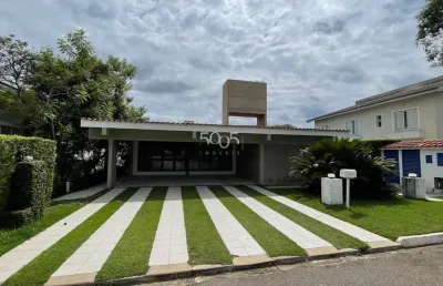 Casa para alugar no jardim theodora com 353 m2 construídos e 600 m2 de terreno.