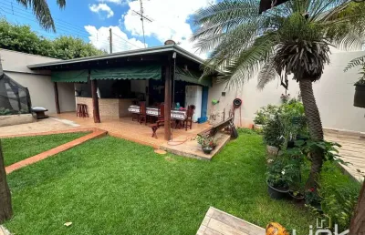 Casa com 3 quartos à venda no Jockey Club, Barretos 