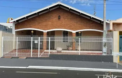 Casa com 3 quartos à venda no Centro, Barretos 
