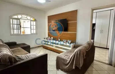 Casa duplex 5 quartos/suíte com 163 m² de área construída em jacaraípe - serra/es