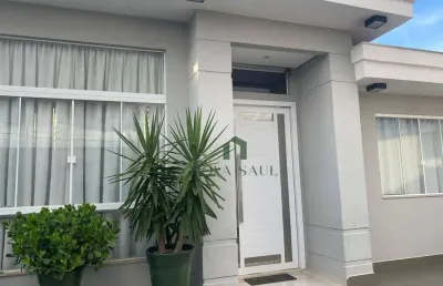 Casa alto padrão, ao lado do shopping norte, 2 suites, sala pé direito duplo