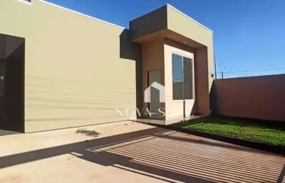 Imóvel sozinho no terreno 3 dorm. síte e churrasqueira. toda em porcelanato