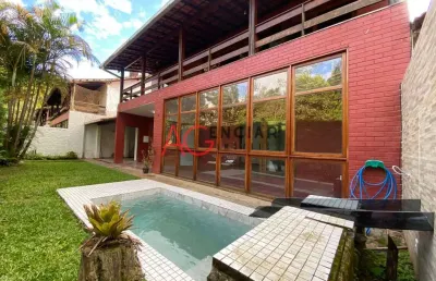 Casa em condomínio em carlos guinle, teresópolis/rj