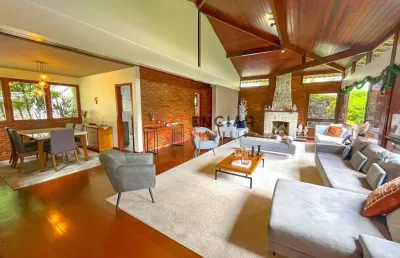 Casa alto padrão no condomínio vale dos eucaliptos!