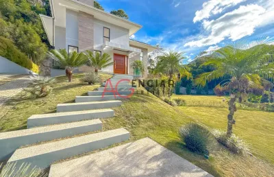 Casa no condomínio vale dos eucaliptos em teresópolis