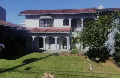Casa com 3 quartos à venda na Rua Rocha Pombo, 1566, Iririú, Joinville