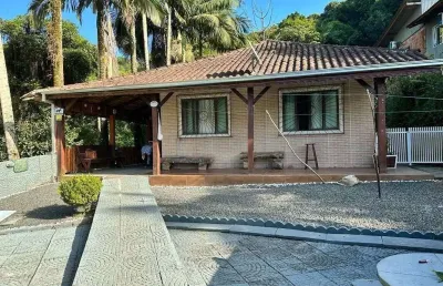 Casa com 7 quartos à venda na Rua Tangará, 698, Iririú, Joinville