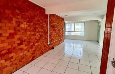 Sala comercial no centro com 0 quartos para venda/locação, 175 m²