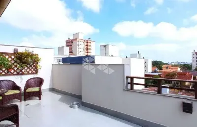 A venda cobertura 3 dormitórios, 2 vagas de garagem, no bairro vila ipiranga, em porto alegre/rs