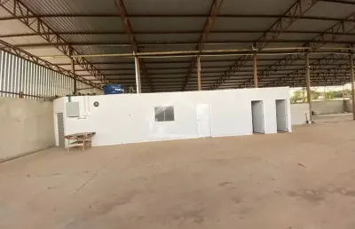 Barracão / Galpão / Depósito com 2 salas para alugar na Copacaba, 90, Porto Seguro, Caratinga