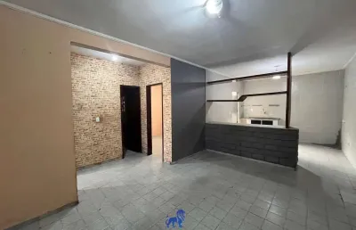 Casa com 2 quartos para alugar na Rua Alan Kardec, 1162, Montese, Fortaleza