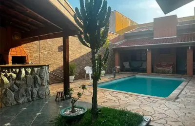 **descubra seu novo lar no jardim serra dourada!** este encantador imóvel, com 184 m² de área útil, é a combinação perfeita de conforto e praticidade. com 2 dormitórios, sendo uma suíte, você encontra