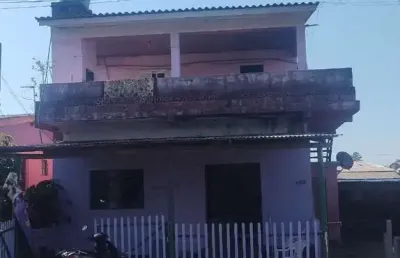 Casa com 2 quartos à venda na antônio biehler, 589, são jorge, portão por r$ 250.000