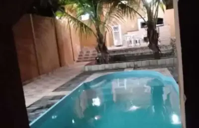 Casa com area de lazer  - prolongamento do medeiros