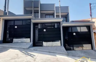 Sobrados novos 3 dormitórios, piscina, jd das flores.