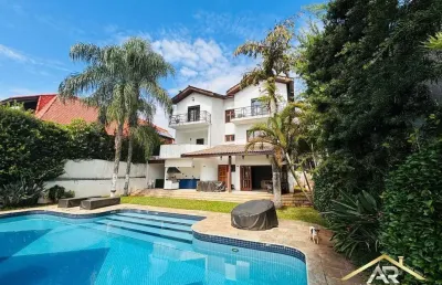 Casa de luxo: 520m² - 4 suítes, piscina, salão de festa - venda/locação.