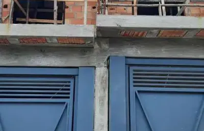 Sobrados novos em construção, umuarama, osasco, são paulo.