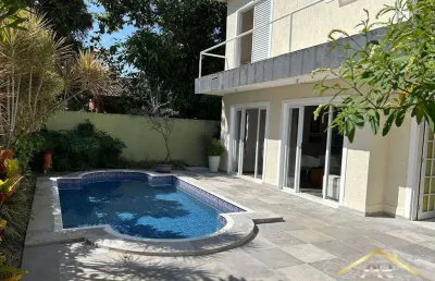 Casa de condomínio com 4 quartos e 5 banheiros à venda, 278 m²