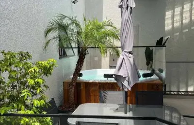 Linda casa bem localizada! com 4 quartos, 1 suíte e 4 vagas.