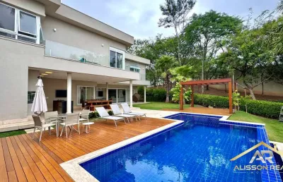 Excelente casa, com moveis planejados, 4 suítes, 7 banheiros de 815 m².