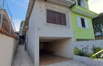 Ótima casa assobradada 02 dormitórios e vaga para 3 carros 450.000,00