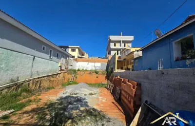 Terreno 250m² á venda pronto para construção de dois sobrados novos.