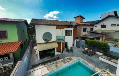 Linda casa com 4 dorms, 2 sts, 4 vagas com 360m² - alphaville - sp.